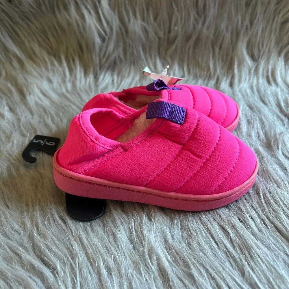 Wonder Nation Puffer Slippers Girl Size 5-6 Pink Plush Fuzzy Lined Slip On Shoes